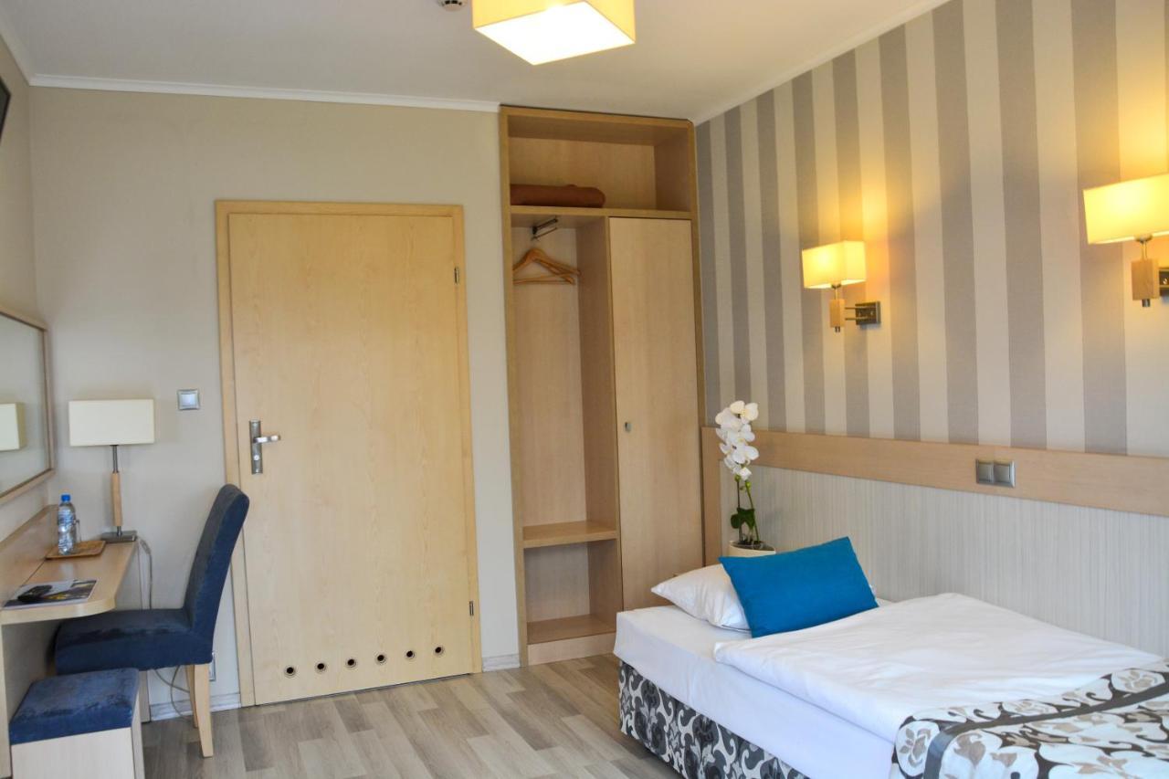 Restauracja 32 Motel Gryfice Dış mekan fotoğraf