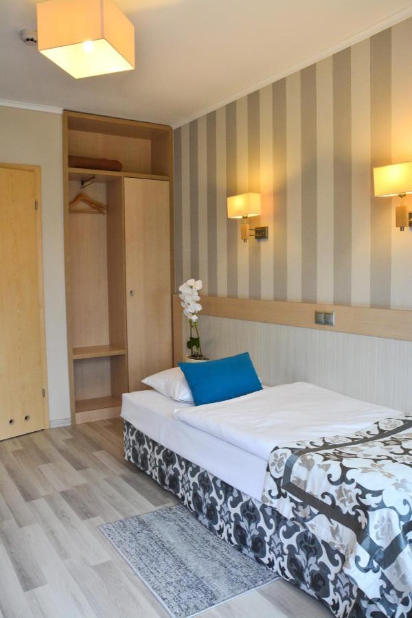 Restauracja 32 Motel Gryfice Dış mekan fotoğraf